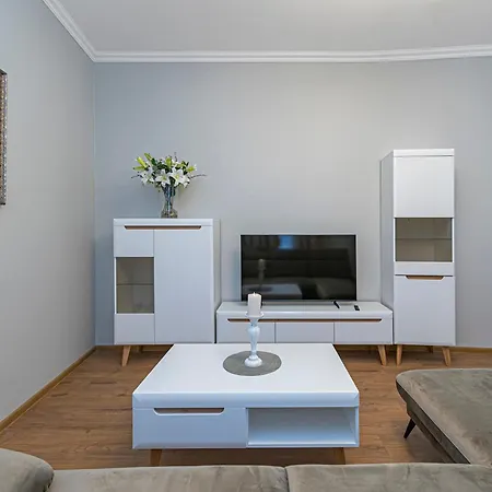The Comfort #2 By Polo Apartment *