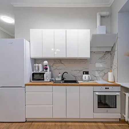 The Comfort #2 By Polo Apartment *